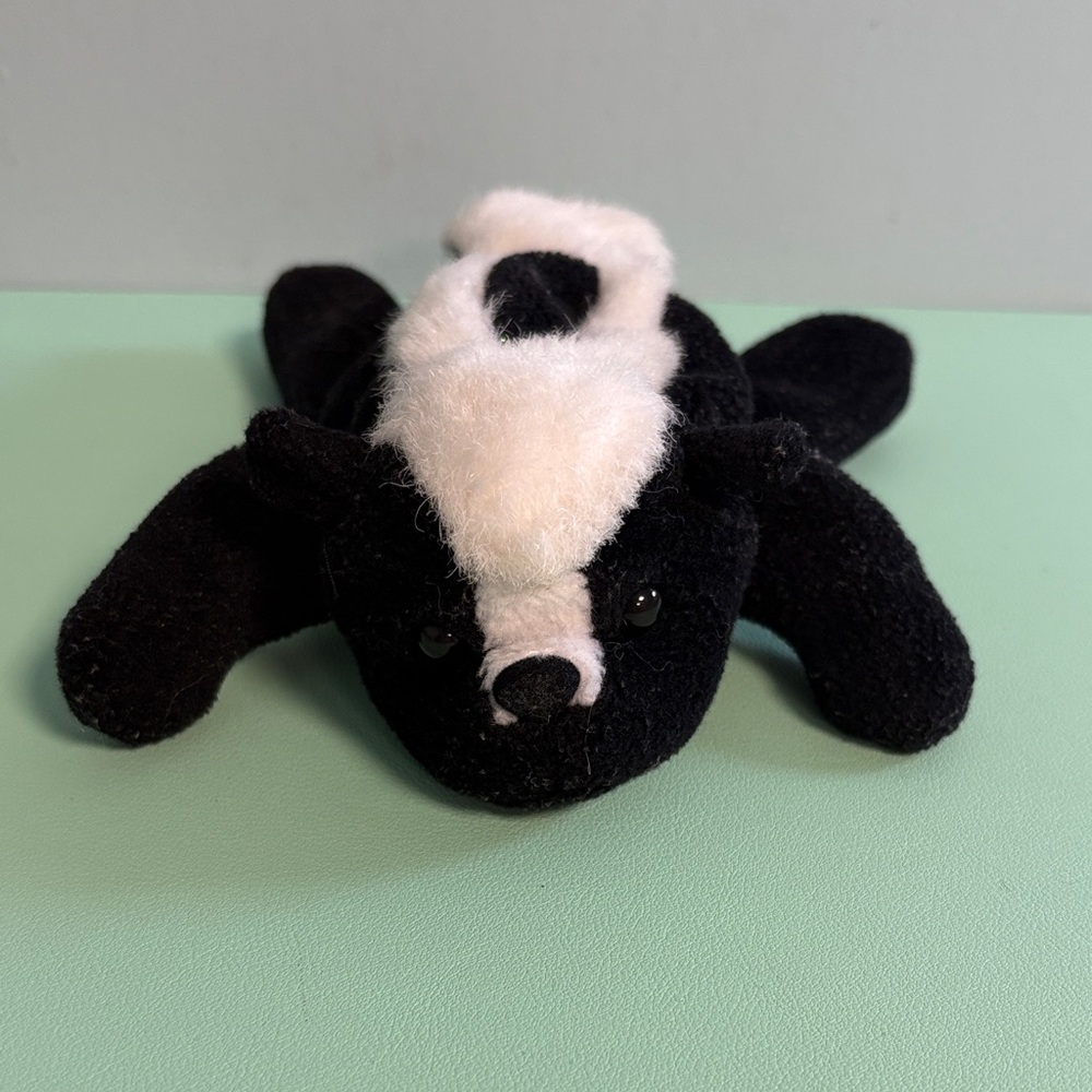 1996 Ganz Floppies Benny Skunk Bean Bag Plush Stuffed Animal, Kids Plush Toy